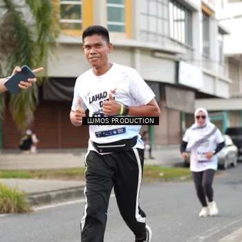 Runner Photo 7999971