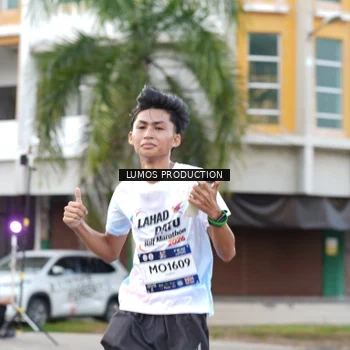 Runner Photo 8000059
