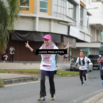 Runner Photo 8000111