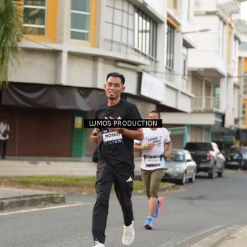 Runner Photo 8000177