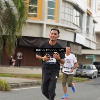 Runner Photo 8000192