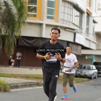 Runner Photo 8000193