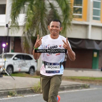 Runner Photo 8000209