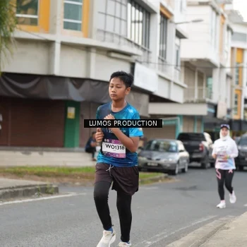 Runner Photo 8000275