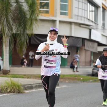 Runner Photo 8000296