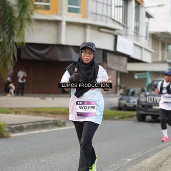 Runner Photo 8000310