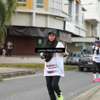 Runner Photo 8000311