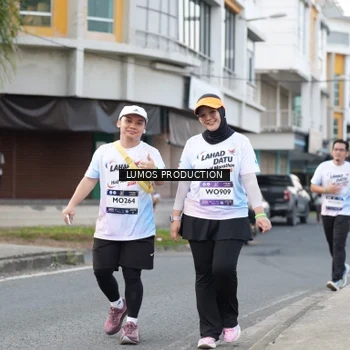 Runner Photo 8000416