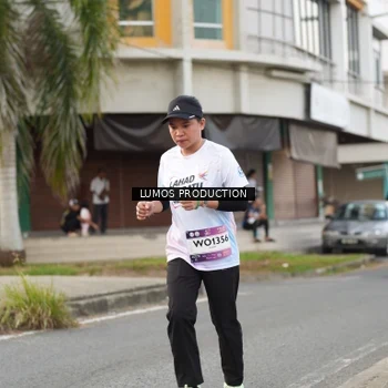 Runner Photo 8000711
