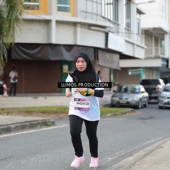 Runner Photo 8000824