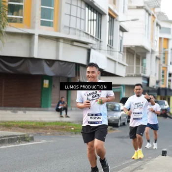 Runner Photo 8000915