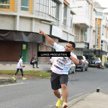 Runner Photo 8000929