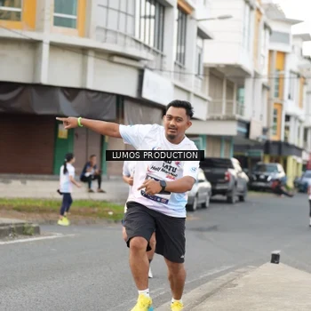 Runner Photo 8000936