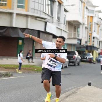Runner Photo 8000938