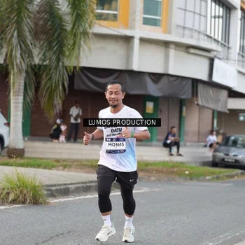 Runner Photo 8000953