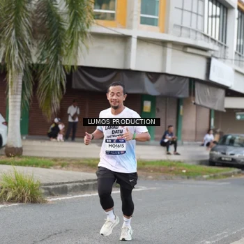 Runner Photo 8000958
