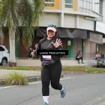 Runner Photo 8001102