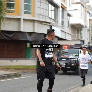 Runner Photo 8002032