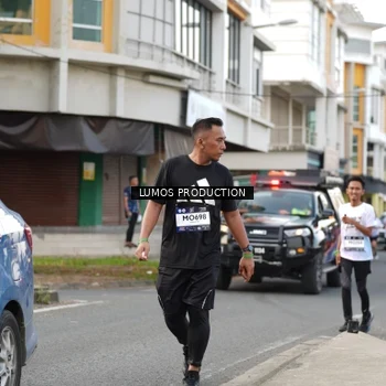 Runner Photo 8002033