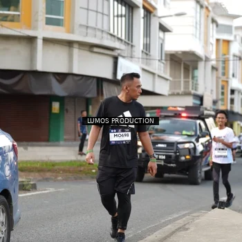 Runner Photo 8002035