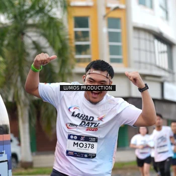 Runner Photo 8002102
