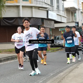 Runner Photo 8002110