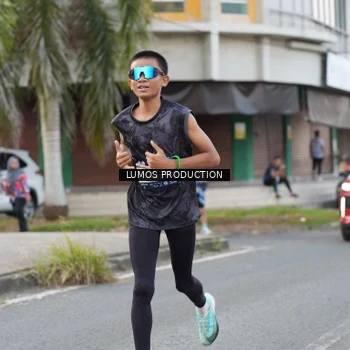 Runner Photo 8002600