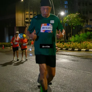 Runner Photo 8002879