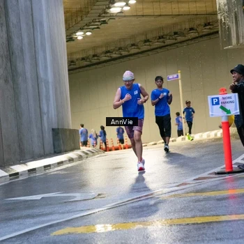 Runner Photo 8003305