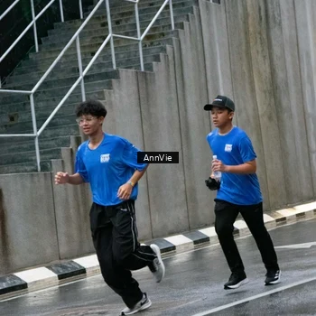 Runner Photo 8003337