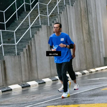 Runner Photo 8003364