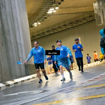 Runner Photo 8003384