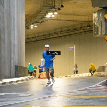 Runner Photo 8003411