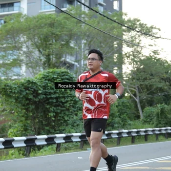 Runner Photo 8003668