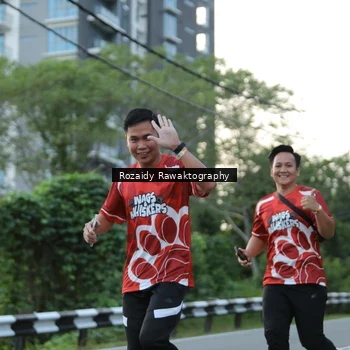 Runner Photo 8003695