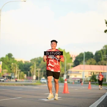 Runner Photo 8003824