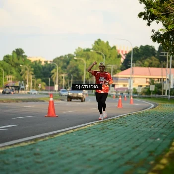 Runner Photo 8003868