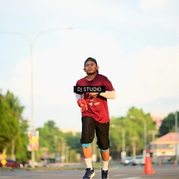 Runner Photo 8003900