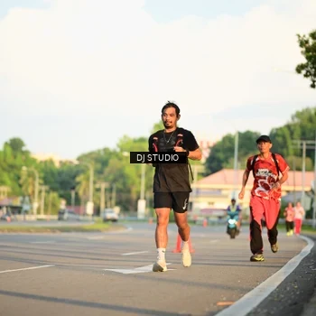 Runner Photo 8003908