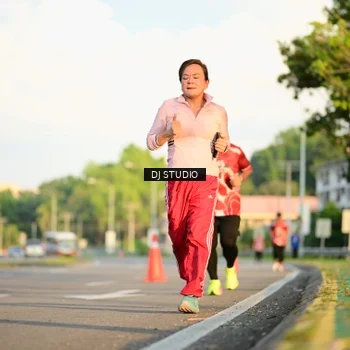 Runner Photo 8003924