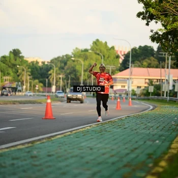 Runner Photo 8003928