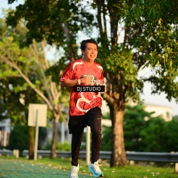 Runner Photo 8003930