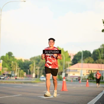 Runner Photo 8003943