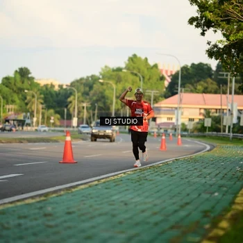 Runner Photo 8003967