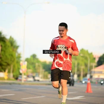 Runner Photo 8004024