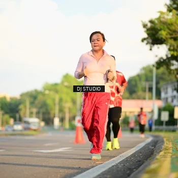 Runner Photo 8004044