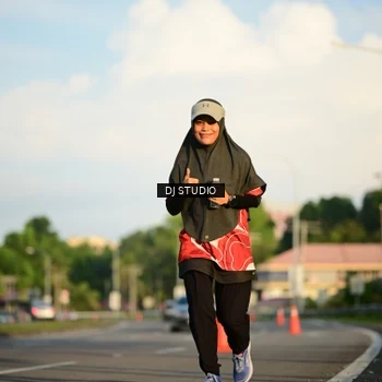 Runner Photo 8004060