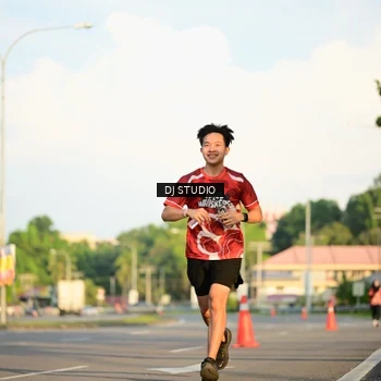 Runner Photo 8004072