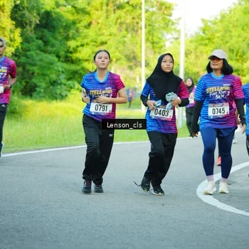 Runner Photo 8004674