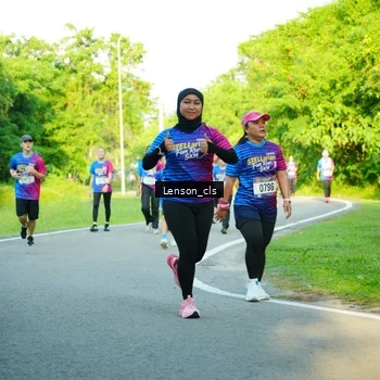Runner Photo 8004699